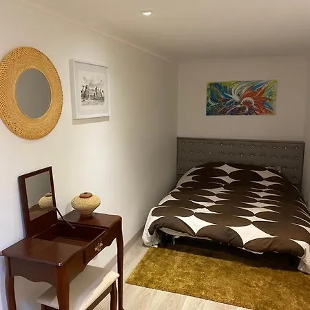 Cosy, Charming With Courtyard Διαμέρισμα *