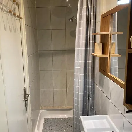 Cosy, Charming With Courtyard * Parijs